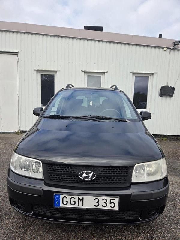 Svart Begagnad 2007 Hyundai Matrix Minibuss | 25 000 kr (Marknadspris) - Bild 1/4
