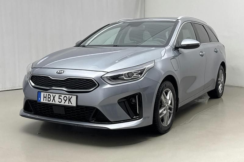 Grå Begagnad 2021 Kia Ceed Sportswagon Advance Kombi | 199 900 kr (Superpris) - Bild 1/4