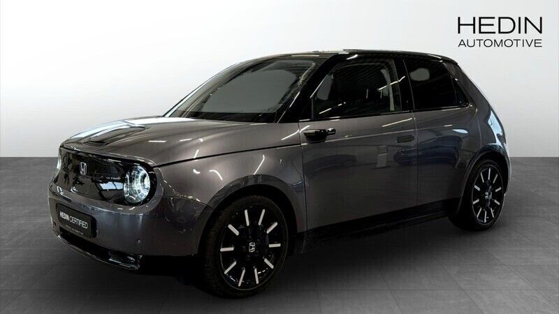 Ljusgrå (grey) Begagnad 2020 Honda e Advance Halvkombi | 169 900 kr (Marknadspris) - Bild 1/4