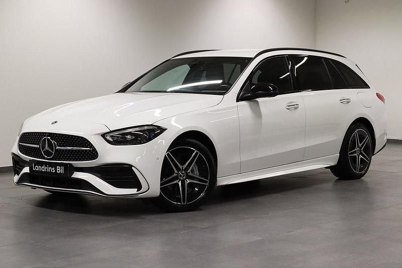 Vit Begagnad 2022 Mercedes C300e AMG line Kombi | 459 000 kr (Marknadspris) - Bild 1/4