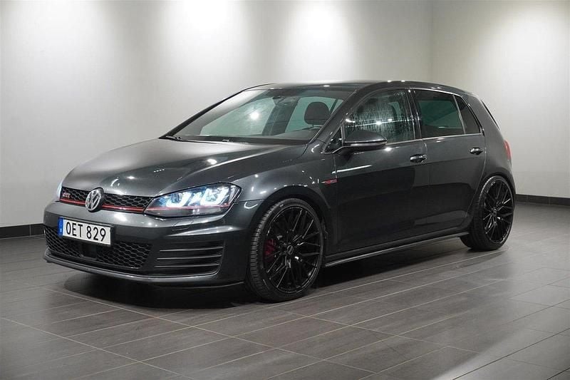 Grå Begagnad 2016 VW Golf VII GTI Halvkombi | 159 800 kr (Marknadspris) - Bild 1/2