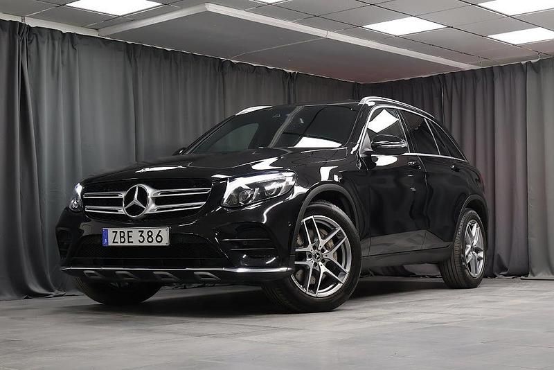 Svart Begagnad 2017 Mercedes GLC220 AMG SUV | 309 000 kr (Marknadspris) - Bild 1/4