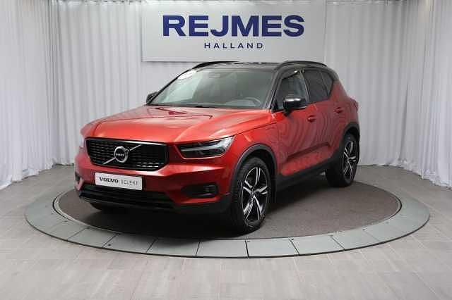 Röd Begagnad 2020 Volvo XC40 R-Design SUV | 359 500 kr (Marknadspris) - Bild 1/4