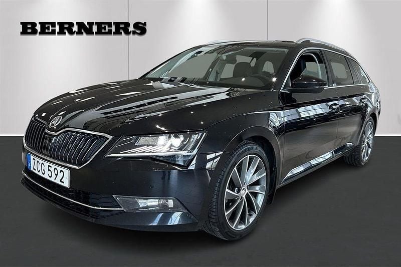 Svart Begagnad 2018 Skoda Superb LAURIN & KLEMENT Kombi | 249 900 kr (Lite dyr) - Bild 1/4