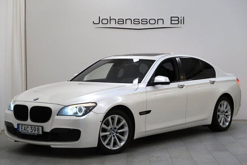 Svart Begagnad 2010 BMW 740 M Sport Sedan | 179 900 kr - Bild 1/4