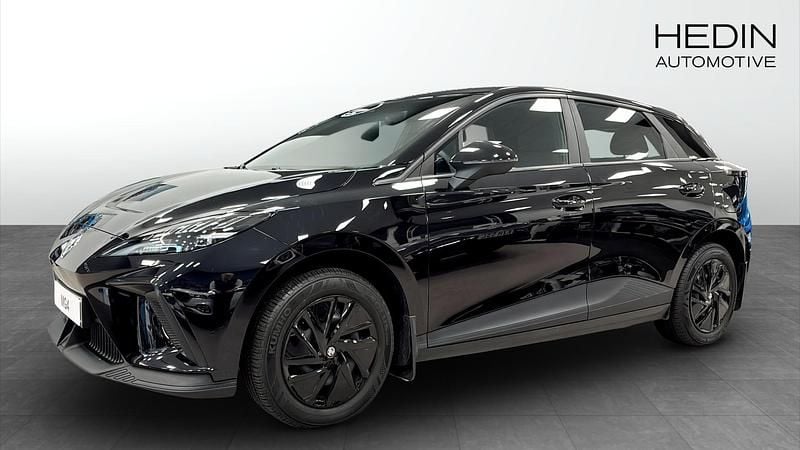 Svart (black) Begagnad 2023 MG MG4 EV Halvkombi | 254 900 kr (Marknadspris) - Bild 1/4