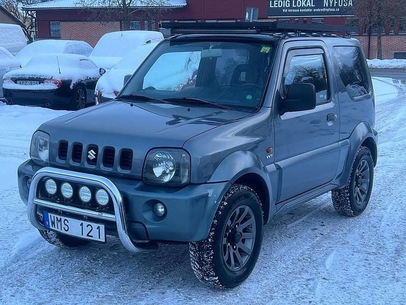 Mörkgrå Begagnad 2004 Suzuki Jimny SUV | 59 900 kr - Bild 1/4