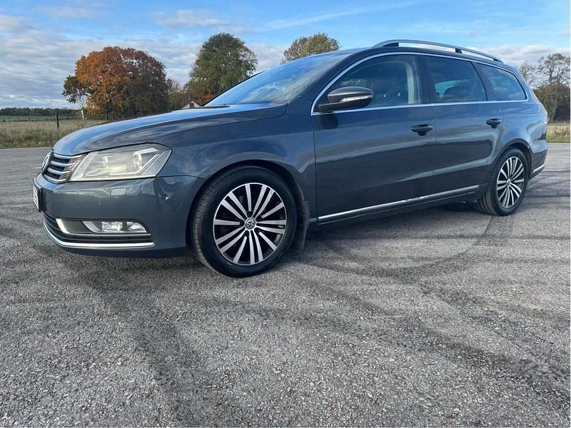 Grå Begagnad 2012 VW Passat GT Kombi | 94 000 kr (Dyr) - Bild 1/4