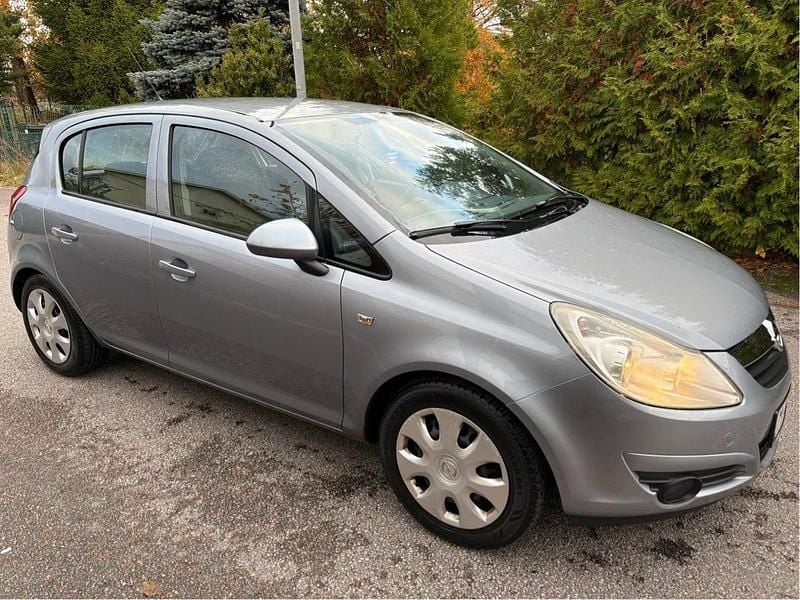 Grå Begagnad 2009 Opel Corsa Halvkombi | 24 900 kr (Marknadspris) - Bild 1/4