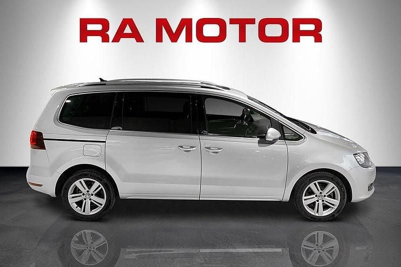 Begagnad VW Sharan 150 HK (110 kW) 2016 Silver Minibuss
