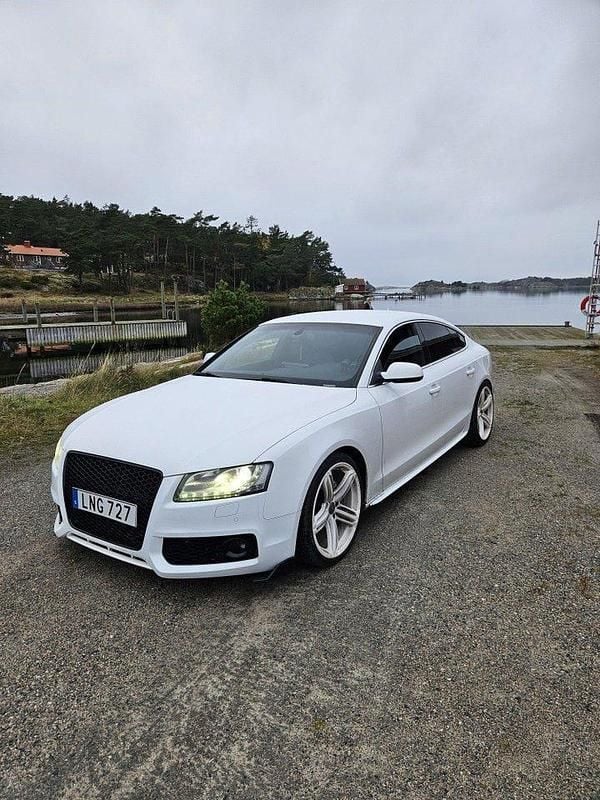 Begagnad 2010 Audi A5 Sportback Comfort Halvkombi | 80 000 kr (Lite dyr) - Bild 1/4