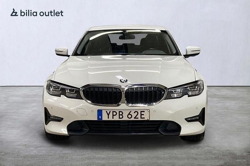 Begagnad BMW 330 Sport Line 292 HK (214 kW) 2020 Vit Sedan