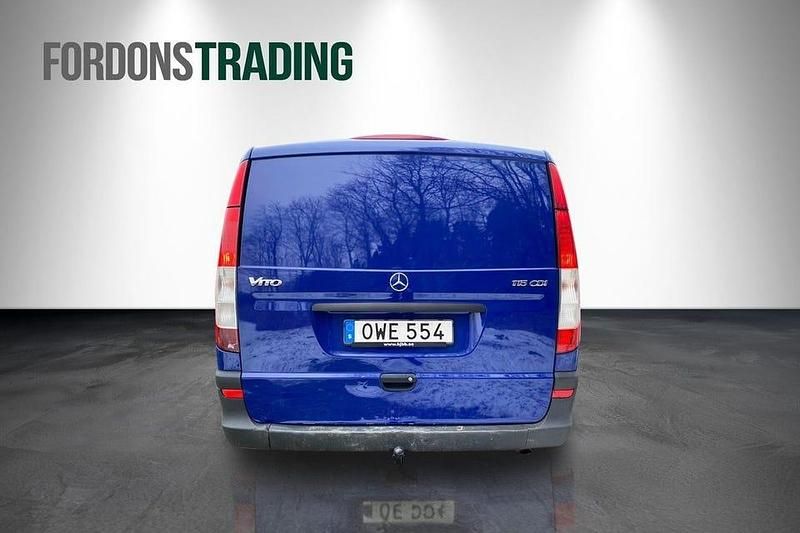 Begagnad Mercedes Vito 150 HK (110 kW) 2010 Blå Van