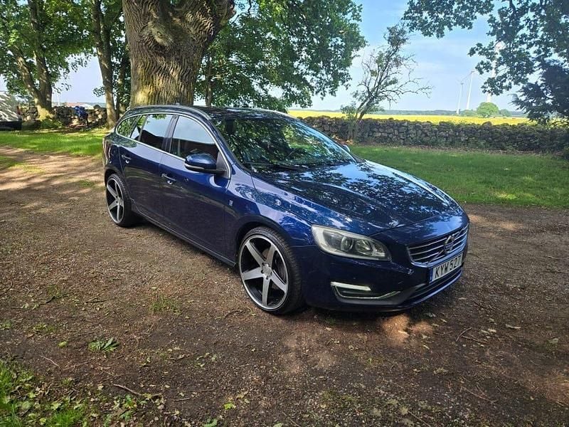 Begagnad 2015 Volvo V60 Kombi | 65 000 kr (Bra pris) - Bild 1/4