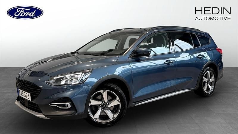 Blå (blue) Begagnad 2022 Ford Focus Active Kombi | 199 900 kr (Marknadspris) - Bild 1/4