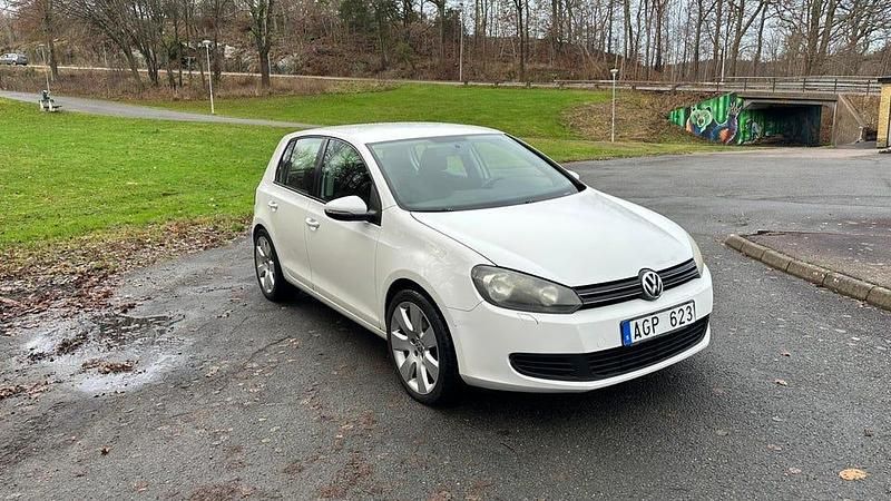 Begagnad 2010 VW Golf VI Halvkombi | 44 900 kr (Marknadspris) - Bild 1/4