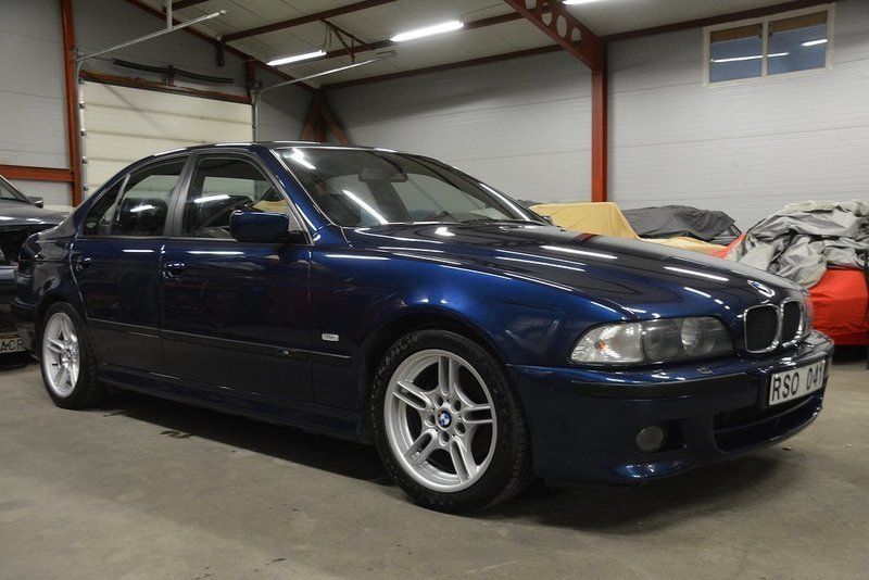 Begagnad BMW 528 M Sport 193 HK (141 kW) 2000 Mörkblå Sedan