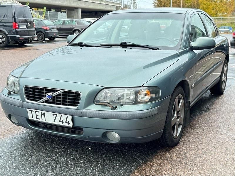 Grön Begagnad 2002 Volvo S60 Sedan | 20 500 kr (Marknadspris) - Bild 1/4