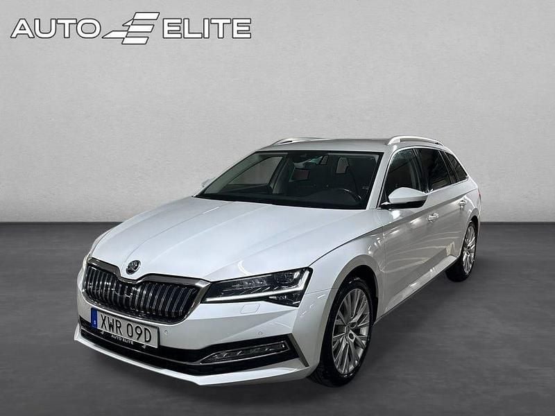 Vit Begagnad 2022 Skoda Superb Style Kombi | 179 800 kr (Superpris) - Bild 1/4