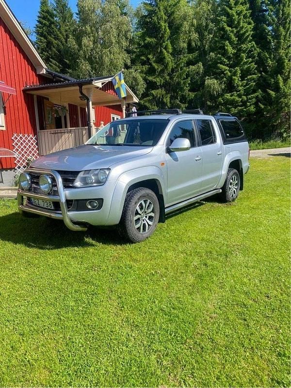Silver Begagnad 2011 VW Amarok Highline Pickup | 135 000 kr (Marknadspris) - Bild 1/4