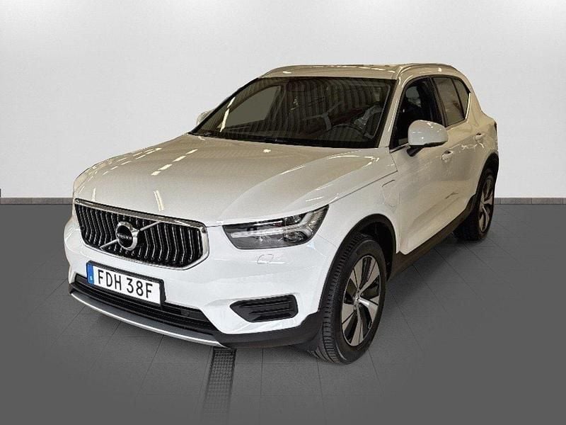 Vit Begagnad 2021 Volvo XC40 SUV | 299 000 kr (Bra pris) - Bild 1/4