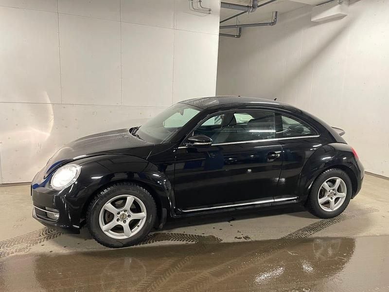 Begagnad 2012 VW Beetle Halvkombi | 89 000 kr (Marknadspris) - Bild 1/4