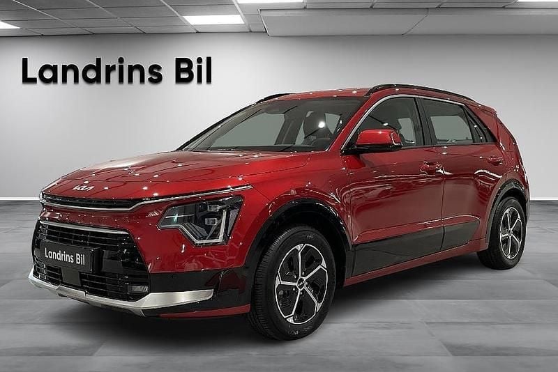 Röd Begagnad 2023 Kia Niro SUV | 329 000 kr (Marknadspris) - Bild 1/4