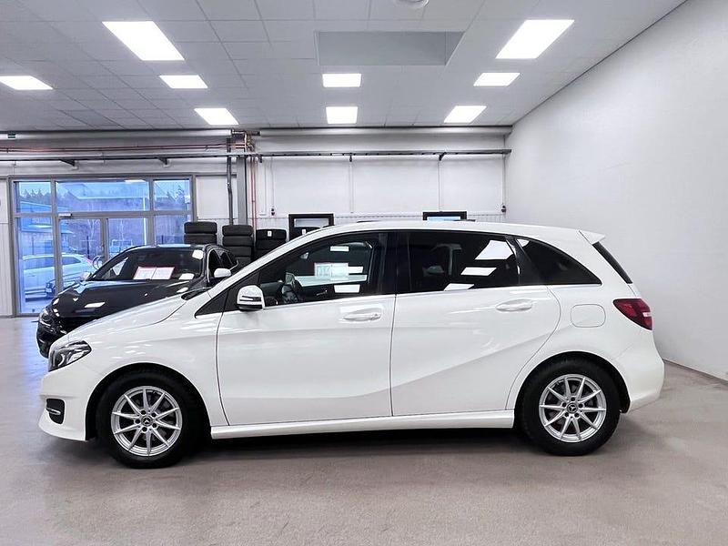 Begagnad Mercedes B200 136 HK (100 kW) 2018 Vit Minibuss