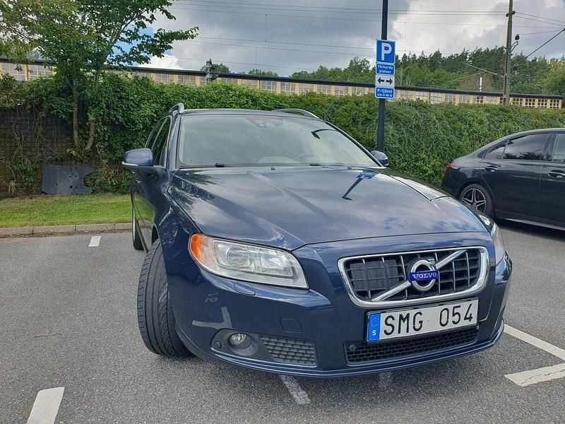 Blå Begagnad 2012 Volvo V70 Summum Kombi | 80 000 kr (Marknadspris) - Bild 1/4