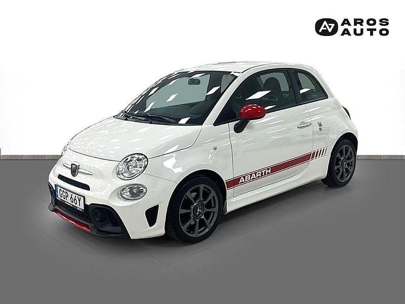 Vit Begagnad 2021 Abarth 595 Halvkombi | 189 900 kr (Marknadspris) - Bild 1/4