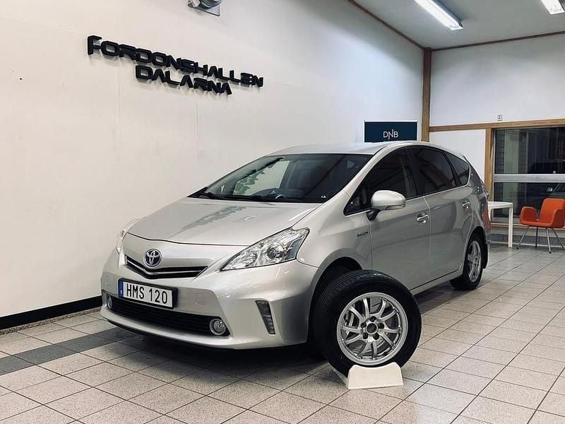 Silver Begagnad 2014 Toyota Prius+ Minibuss | 149 900 kr (Bra pris) - Bild 1/4