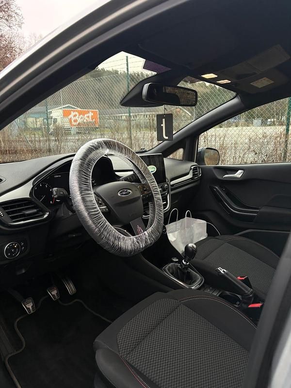 Begagnad Ford Fiesta 100 HK (73 kW) 2018 Halvkombi