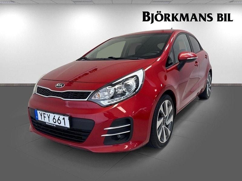 Röd Begagnad 2016 Kia Rio Halvkombi | 99 900 kr (Marknadspris) - Bild 1/4