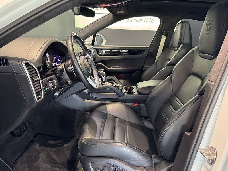 Begagnad Porsche Cayenne Platinum Edition 463 HK (340 kW) 2022 Vit SUV