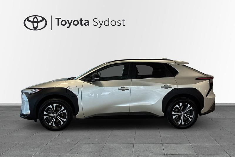 Begagnad Toyota bZ4X 2024 Silver SUV