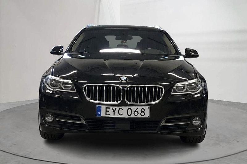Svart Begagnad 2015 BMW 520 Kombi | 174 000 kr (Lite dyr) - Bild 1/4