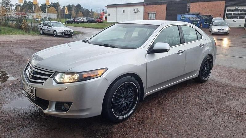 Begagnad 2009 Honda Accord Elegance Sedan | 38 000 kr (Marknadspris) - Bild 1/4