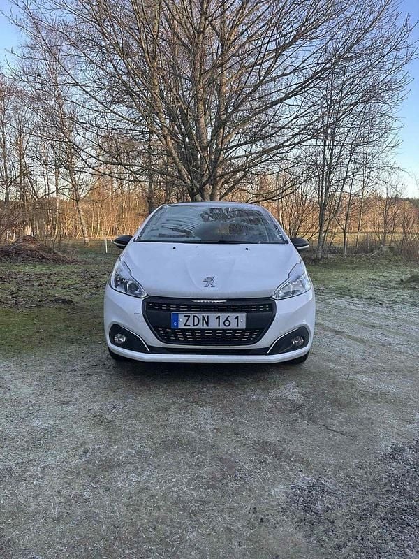 Begagnad 2017 Peugeot 208 Halvkombi | 99 000 kr (Marknadspris) - Bild 1/4