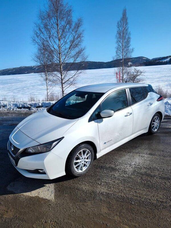 Vit Begagnad 2017 Nissan Leaf Halvkombi | 219 000 kr - Bild 1/4