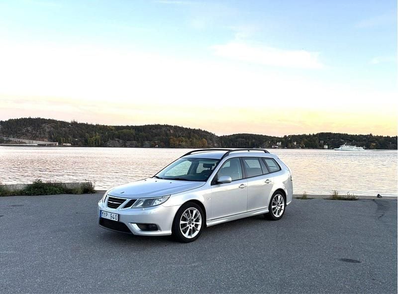 Grå Begagnad 2008 Saab 9-3 Aero Kombi | 99 990 kr - Bild 1/4