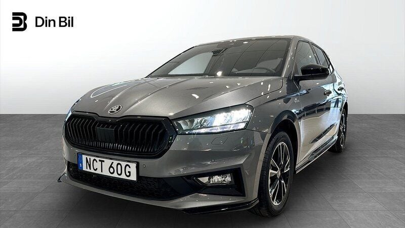 Grå Ny 2025 Skoda Fabia Monte Carlo Halvkombi | 271 600 kr (Marknadspris) - Bild 1/4