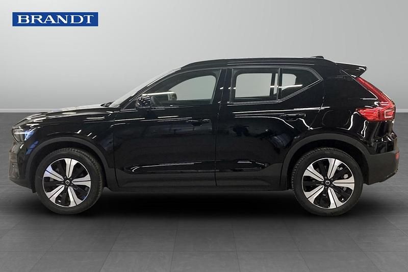 Begagnad Volvo XC40 Single Motor 175 kW (238 HK) 2023 Svart SUV