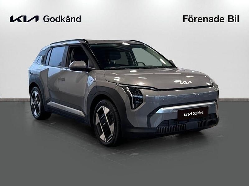 Begagnad Kia EV3 Plus 150 kW (204 HK) 2025 Grå SUV