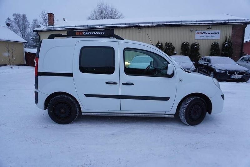 Begagnad Renault Kangoo 90 HK (66 kW) 2012 Vit Minibuss