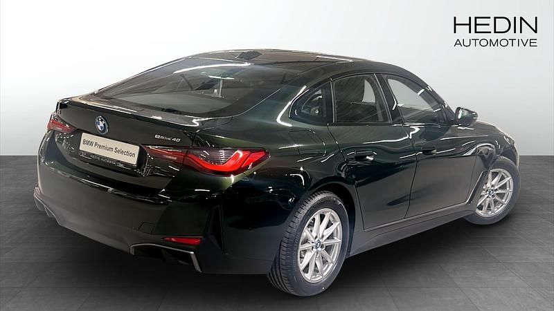 Begagnad BMW i4 Shadowline 250 kW (340 HK) 2023 Grön Sedan