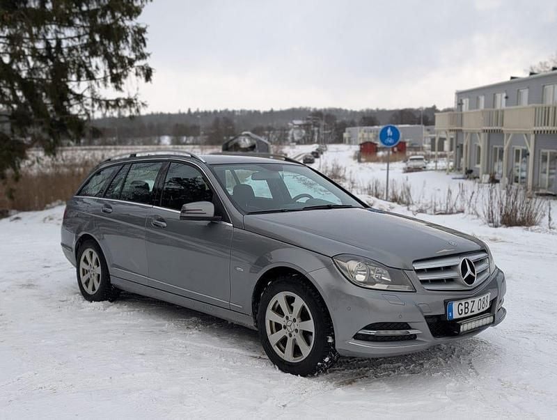 Begagnad Mercedes C180 156 HK (114 kW) 2012