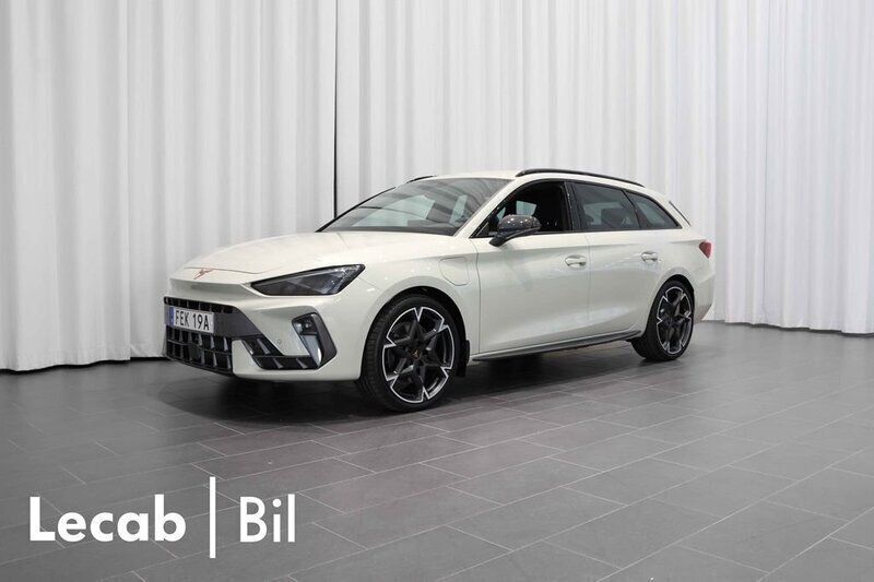 Grå (taiga grey) Begagnad 2025 Cupra Leon VZ Kombi | 449 500 kr - Bild 1/4