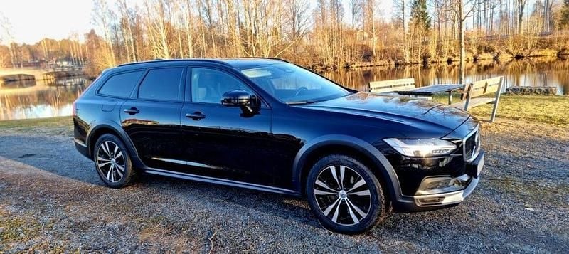 Begagnad Volvo V90 CC 197 HK (144 kW) 2022 Kombi