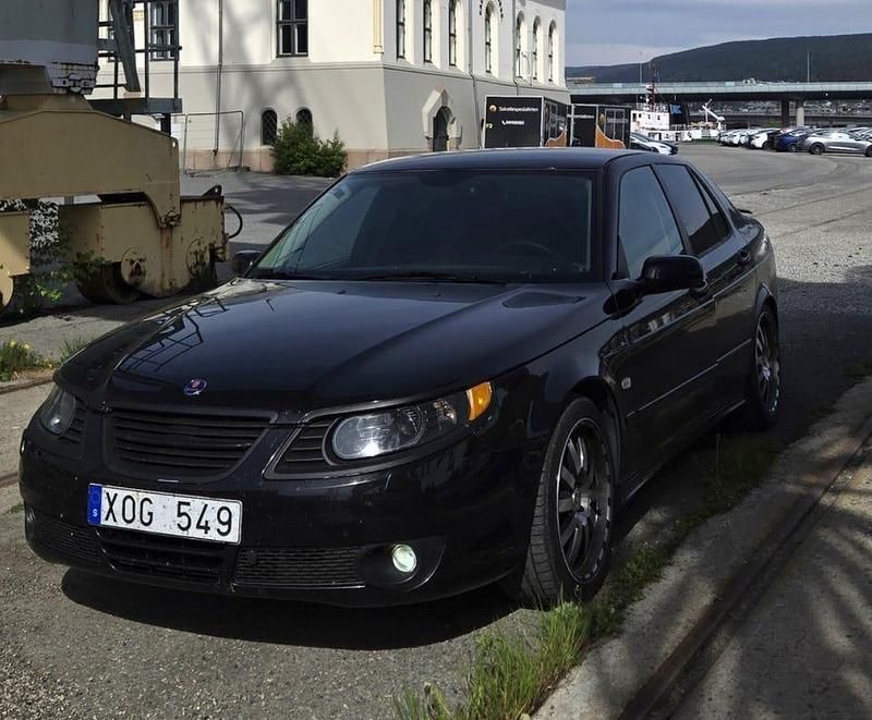 Jet black metallic Begagnad 2006 Saab 9-5 Sedan | 35 000 kr (Lite dyr) - Bild 1/4