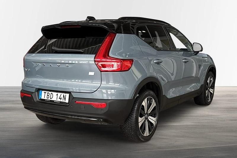 Begagnad Volvo XC40 Core 175 kW (238 HK) 2023 Grå SUV